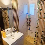 Maison Tiki Tahiti * אלס