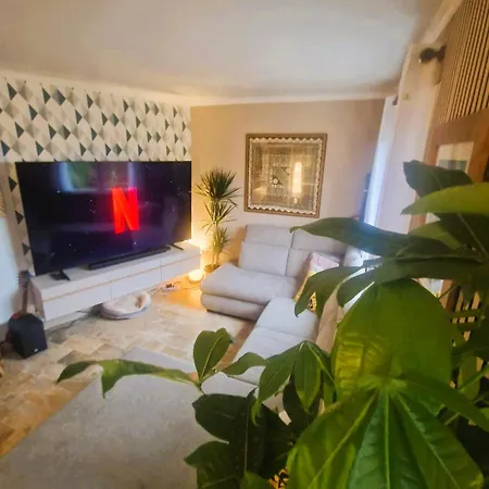 Maison Tiki Tahiti * Alès