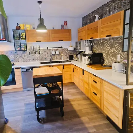 Maison Tiki Tahiti Алес