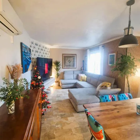 Дом отдыха Maison Tiki Tahiti Алес