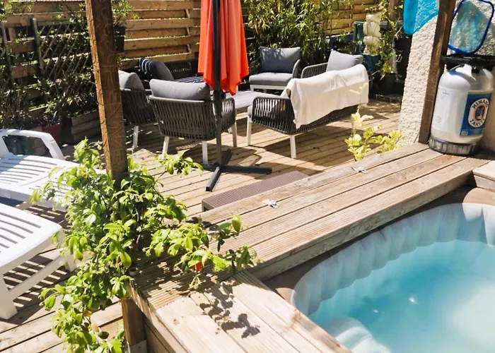 Maison Tiki Tahiti Vakantiehuis Alès